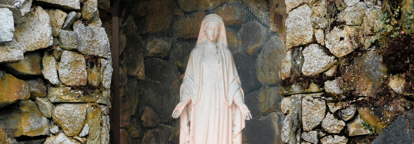 Statue of the virgin Mary